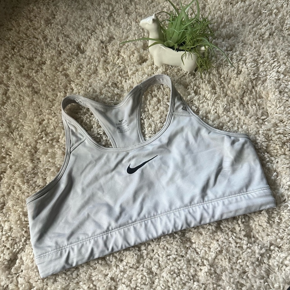 Nike all white sporty women’s athletic yoga, gym C cup D cup sports bra …
